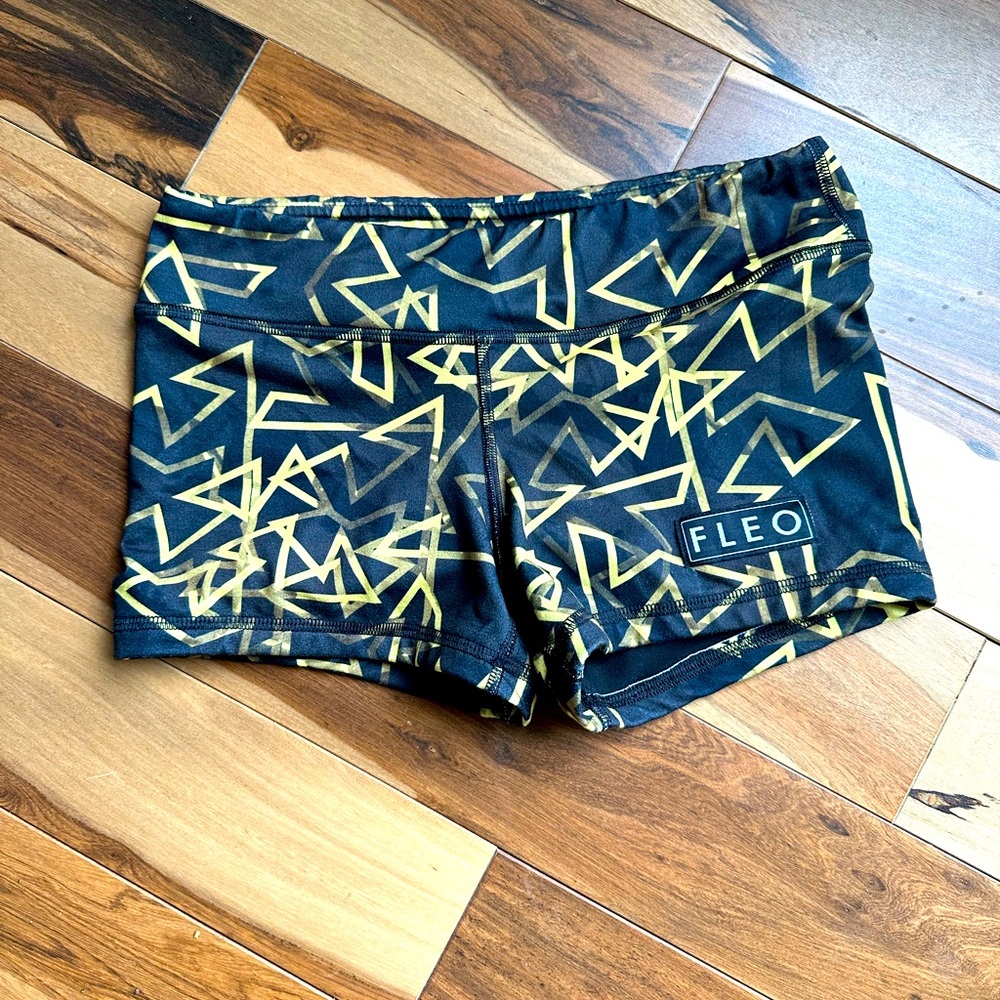 FLEO gold triangles 3.25